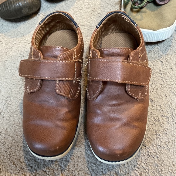 Lot 6 pair toddler 10 shoes - Picture 3 of 7